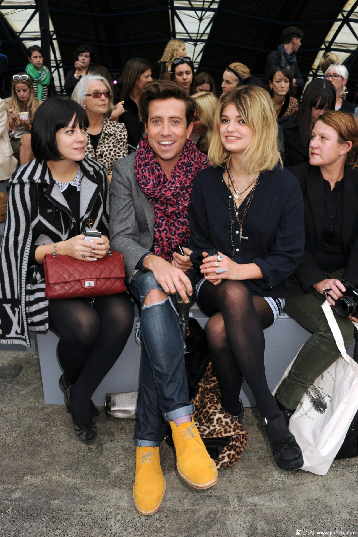 [CELEBRITY NYLON]Lily Allen in nylon stockings,pantyhose,tights 7[8]
