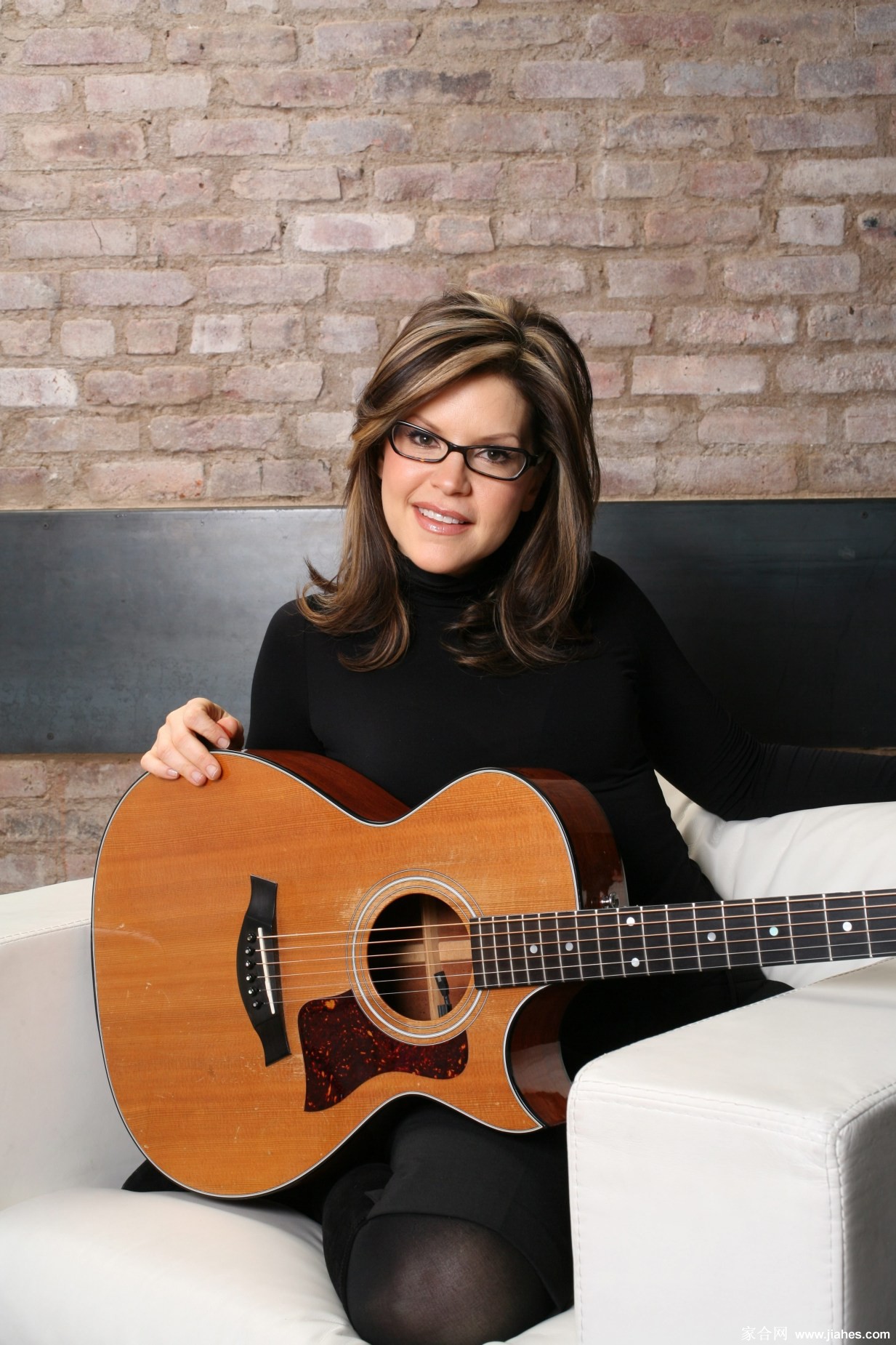 [CELEBRITY NYLON]Lisa Loeb in nylon stockings,pantyhose,tights[3]