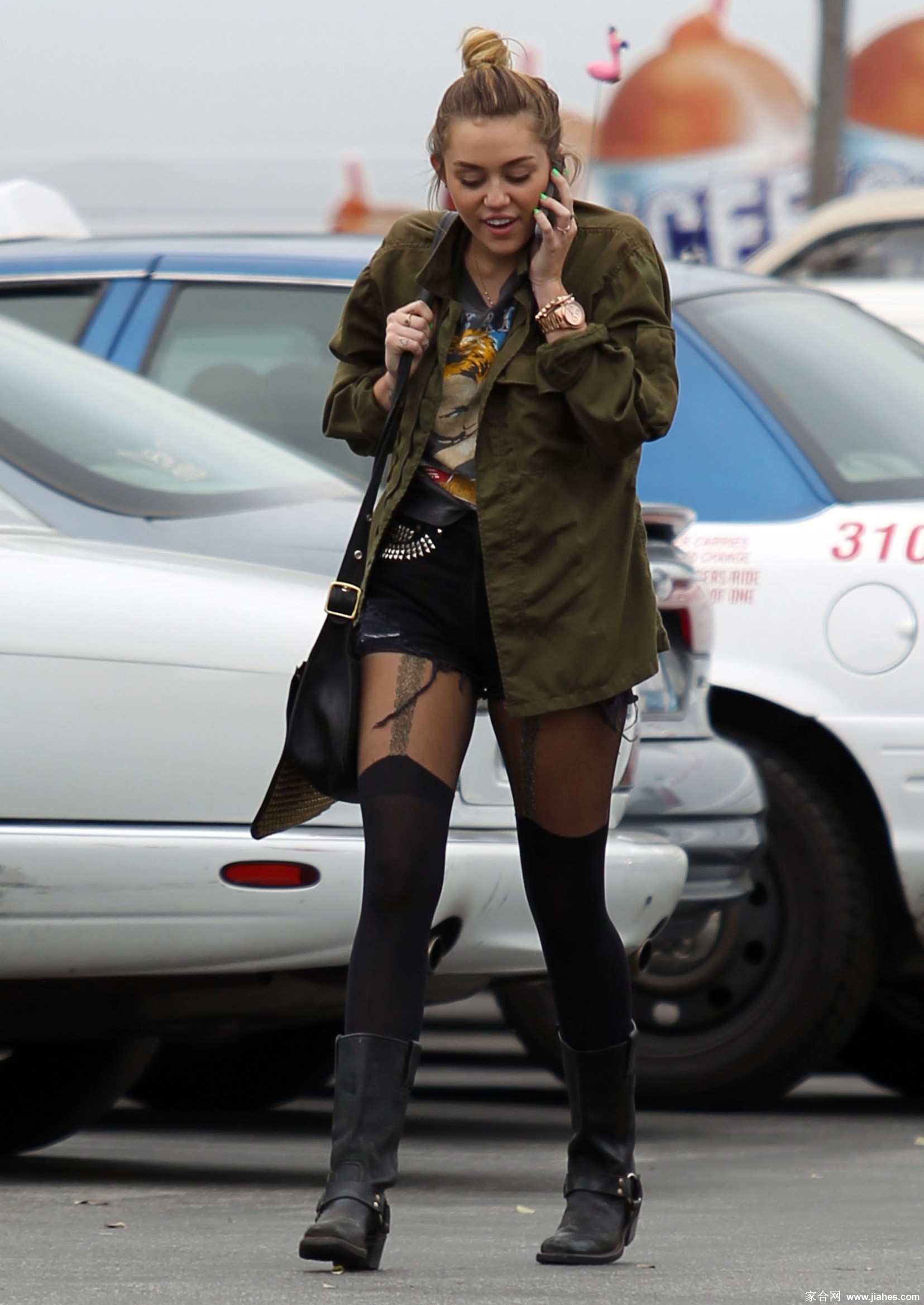 [CELEBRITY NYLON]Miley Cyrus in nylon stockings,pantyhose,tights 2[3]