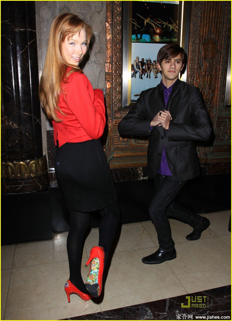[CELEBRITY NYLON]Molly Quinn in nylon stockings,pantyhose,tights[6]