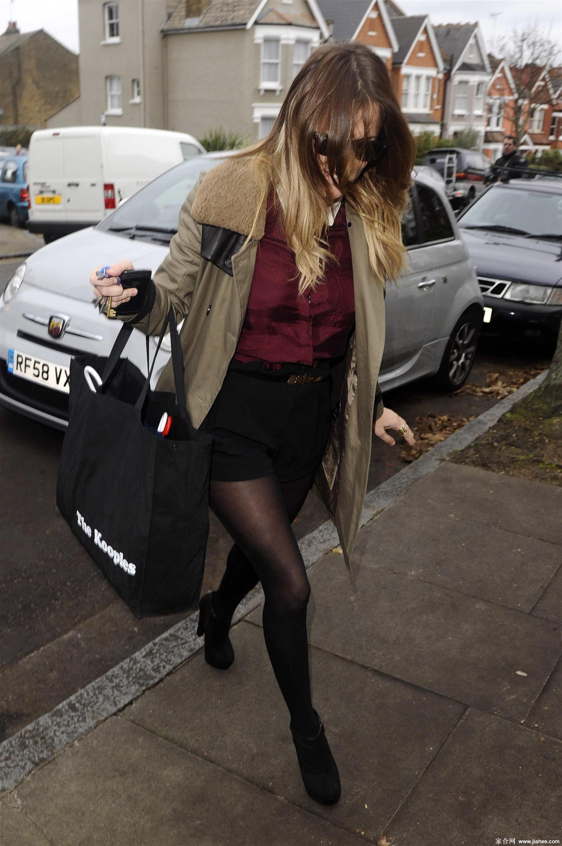 [CELEBRITY PANTYHOSE]Caroline Flack in nylon stockings,pantyhose,tights[5]