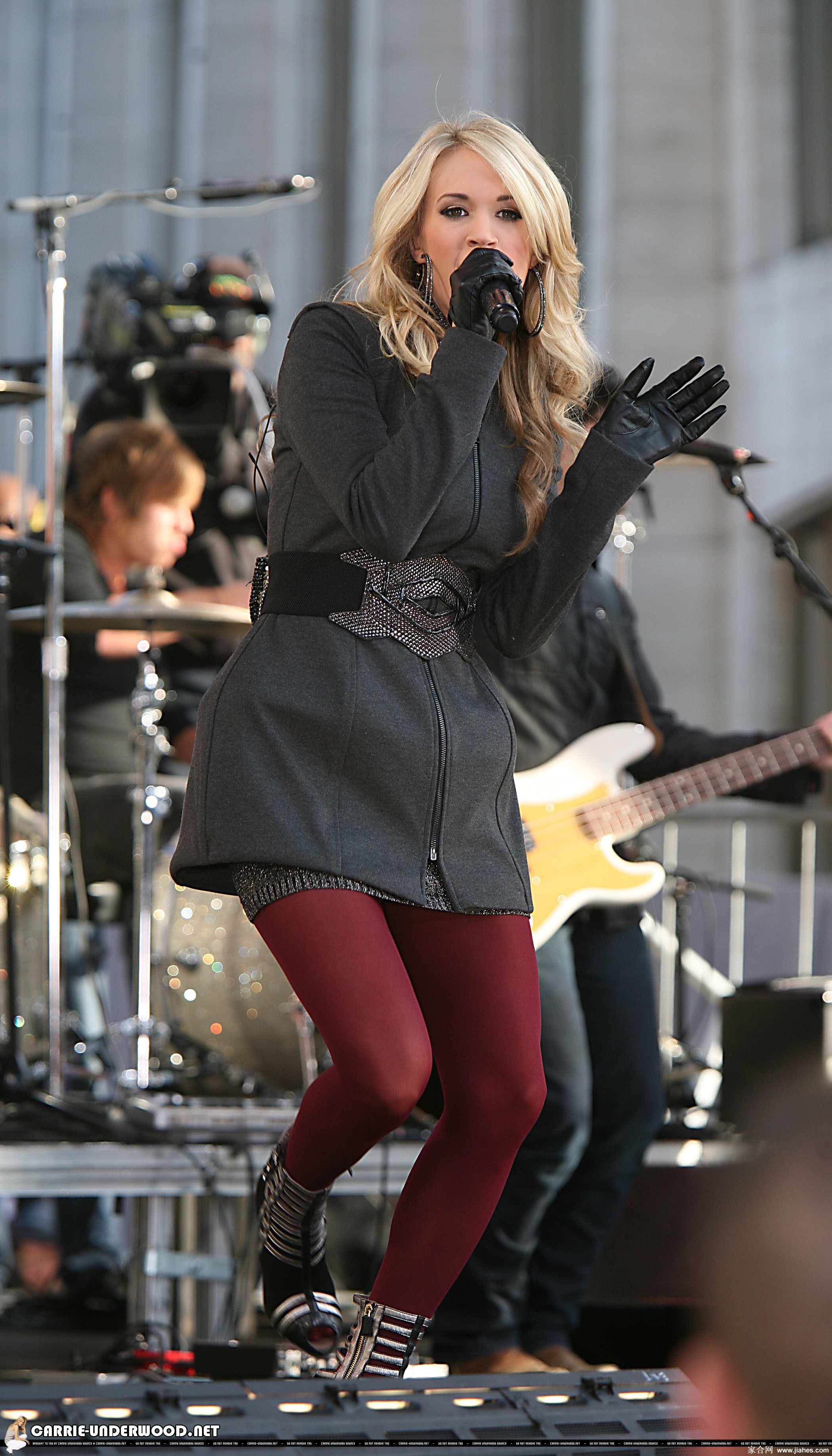 [CELEBRITY PANTYHOSE]Carrie Underwood in nylon stockings,pantyhose,tights[3]