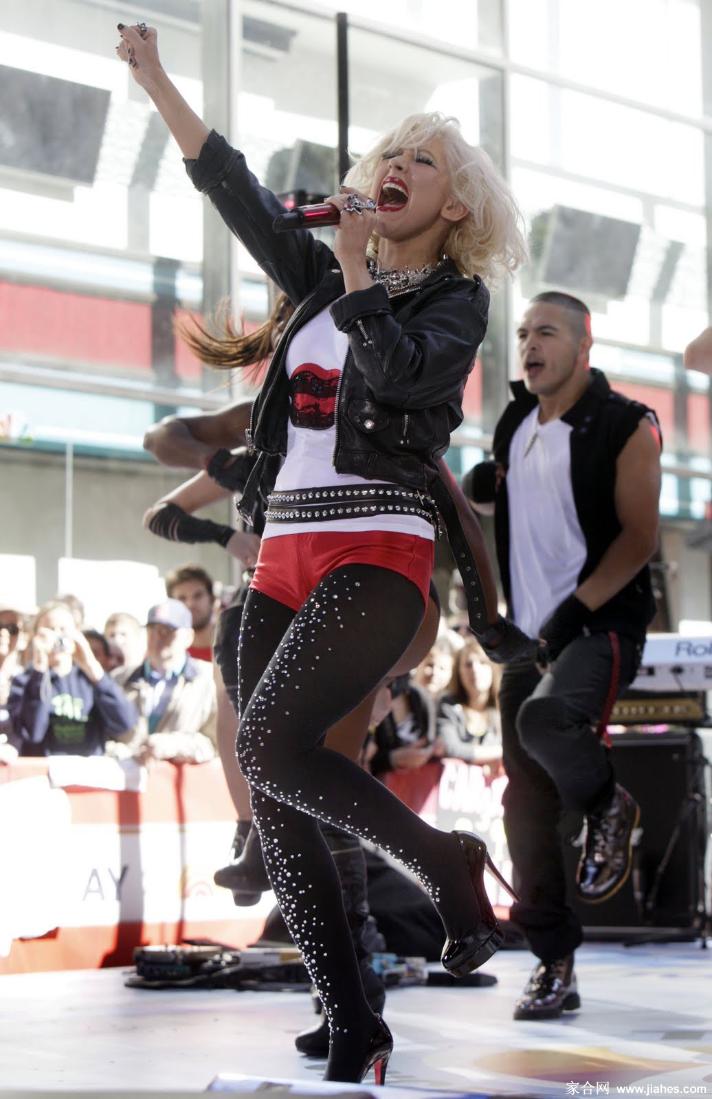 [CELEBRITY PANTYHOSE]Christina Aguilera in nylon stockings,pantyhose,tights 5[6]