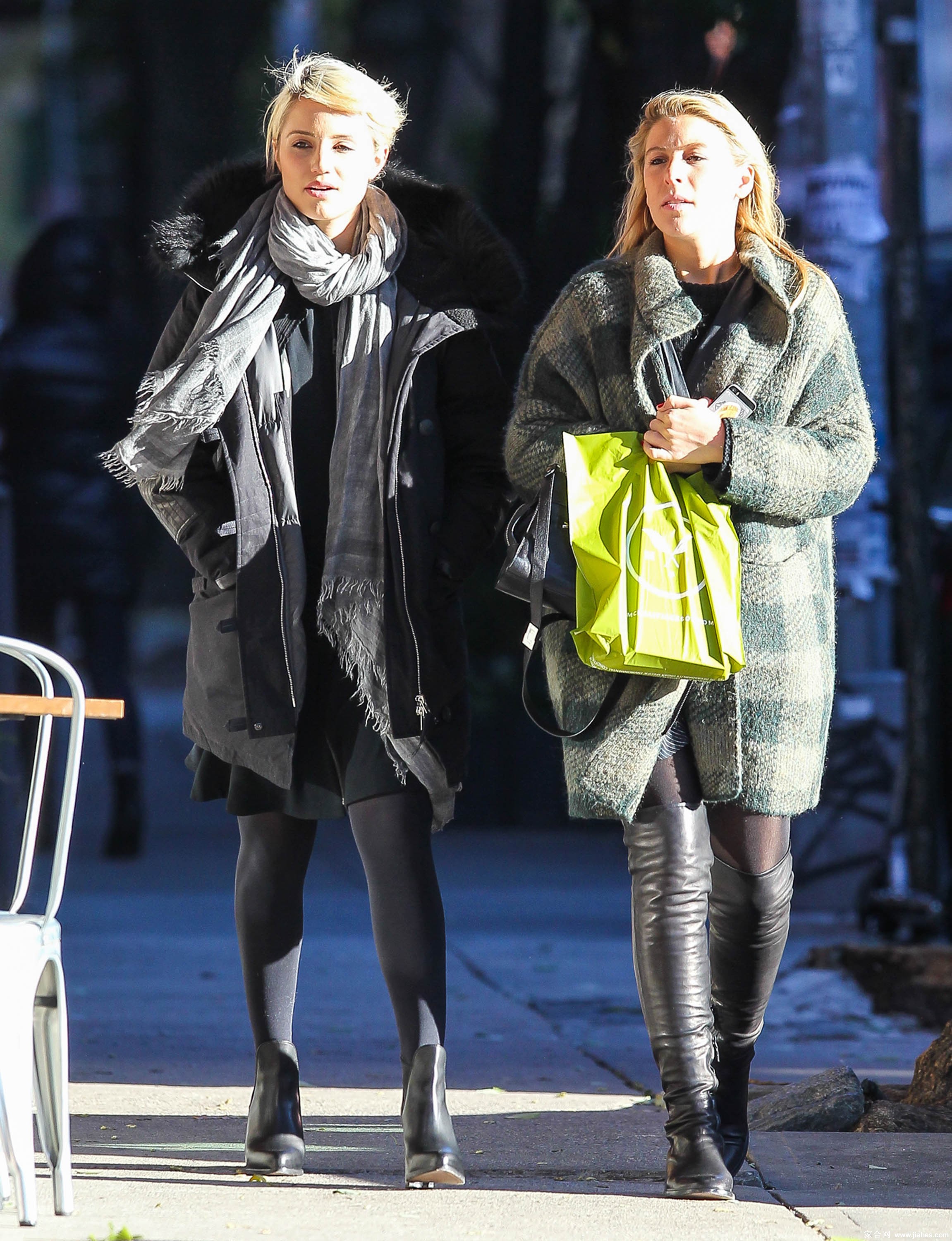 [CELEBRITY PANTYHOSE]Dianna Agron in nylon stockings,pantyhose,tights 5[2]