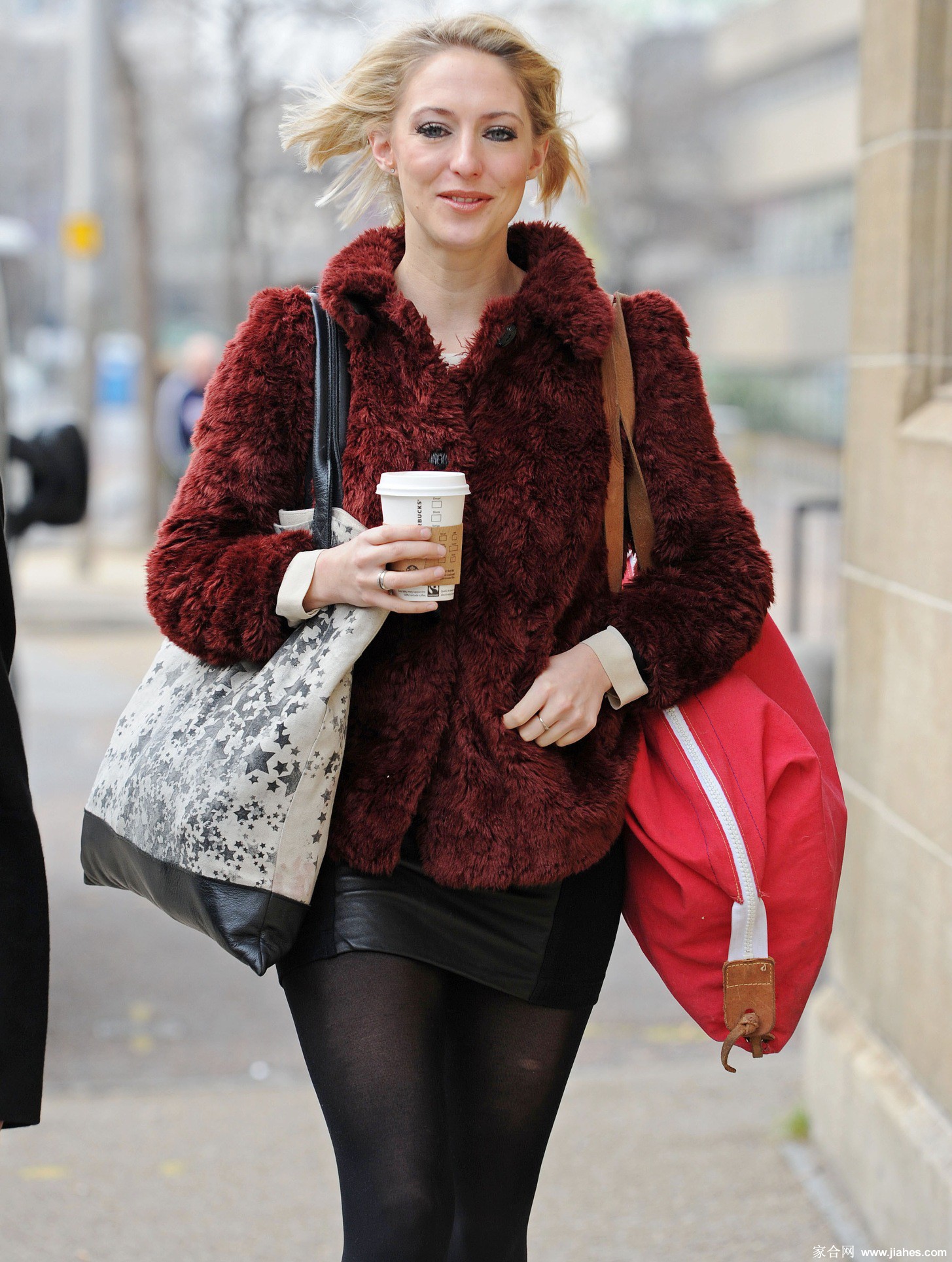 [CELEBRITY PANTYHOSE]Ali Bastian in nylon stockings,pantyhose,tights[4]