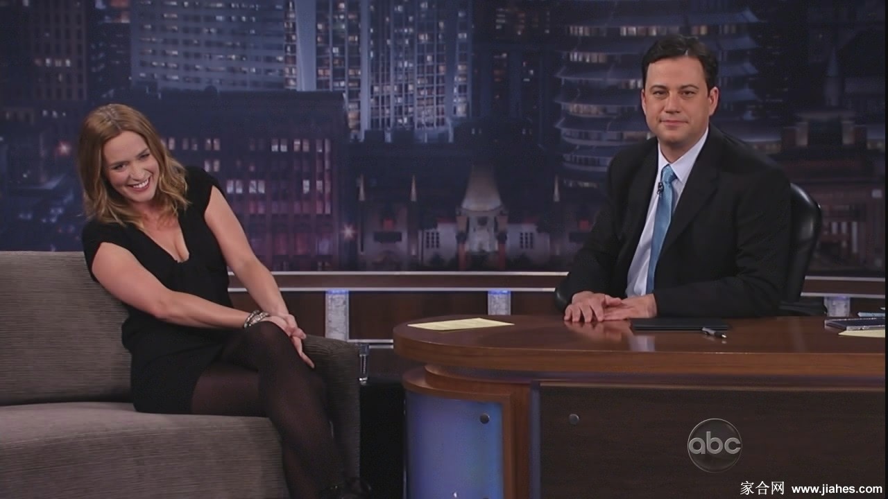 [CELEBRITY HOSIERY]Emily Blunt in nylon stockings,pantyhose,tights[10]