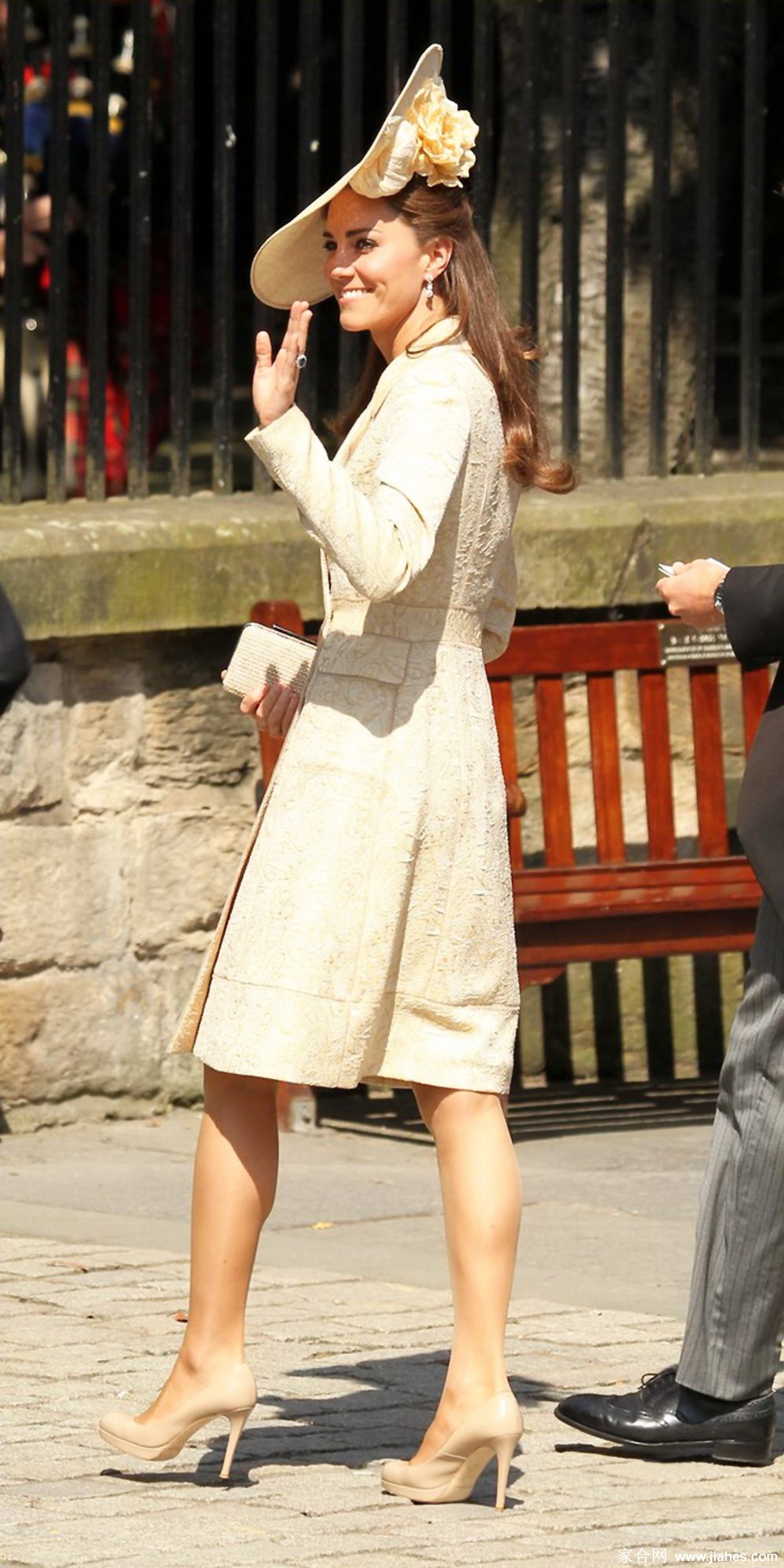 [CELEBRITY NYLON]Kate Middleton in nylon stockings,pantyhose,tights 2[10]