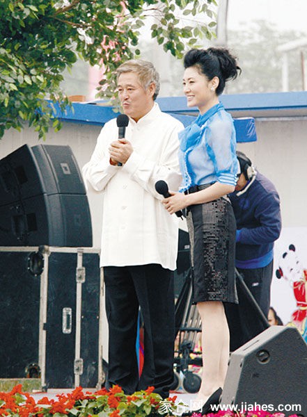 央视主持人 周涛 高跟丝袜[18]