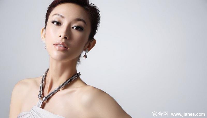 清纯亮丽张俪展露迷人