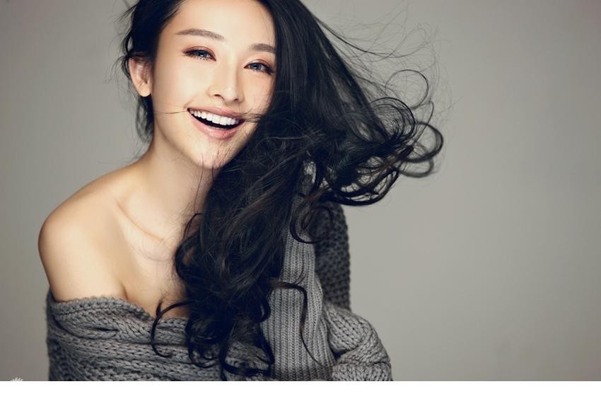 张俪性感妩媚写真香肩锁骨妖艳迷人