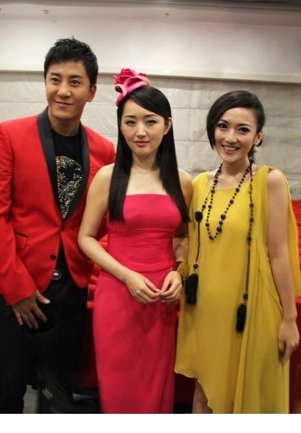 杨钰莹复出新歌出炉 清纯扮相似16岁少女[10]