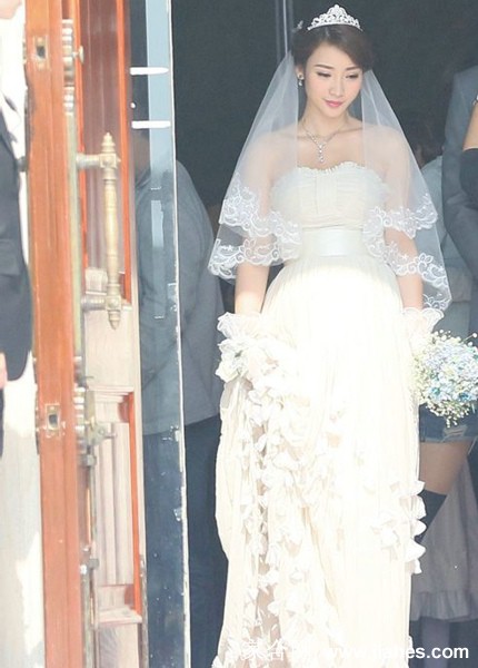 电视剧《咱们结婚吧》柳岩婚纱唯美剧照[14]