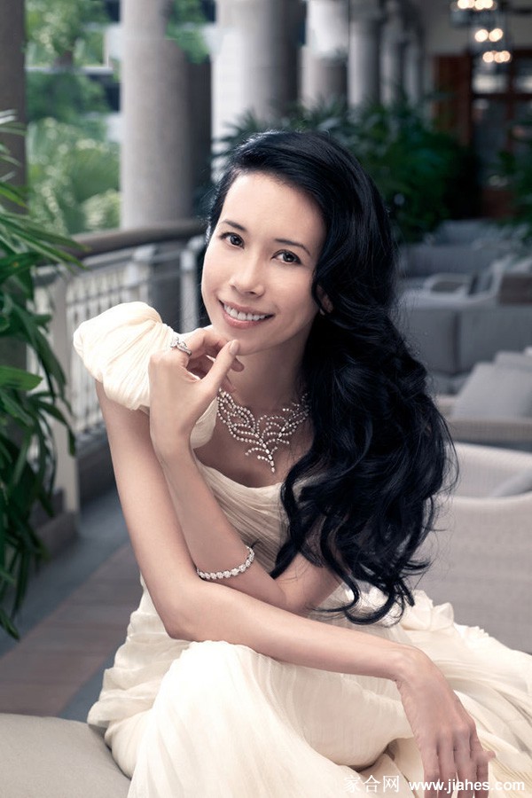 莫文蔚洁白婚纱照清纯迷人[12]