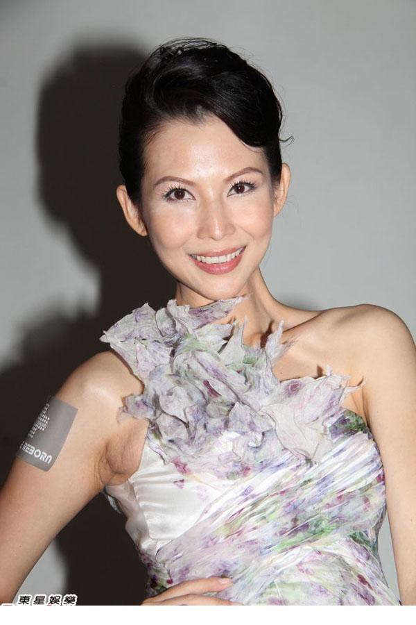 蔡少芬第二胎被爆是男婴 大肚高跟鞋性感代言[7]