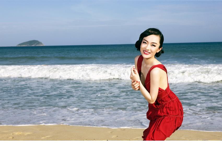 霍思燕海边妩媚写真 大尺度秀诱人身姿[4]