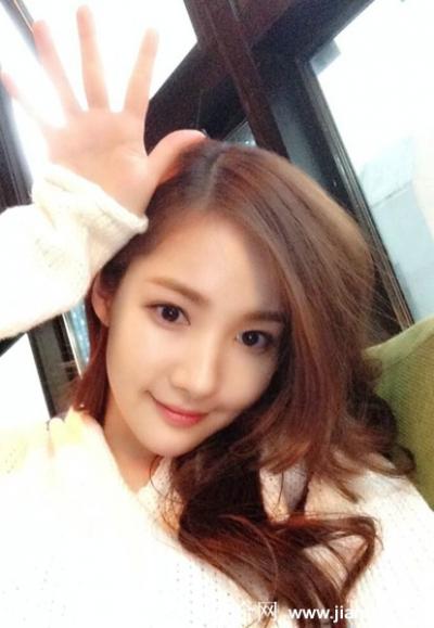 韩国美女朴敏英自拍照
