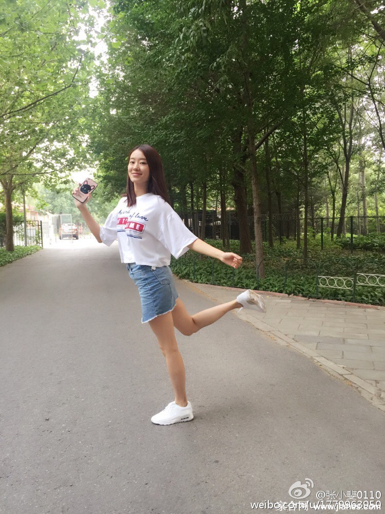 张小斐露底照,张小斐露点照,张小斐走光,张小斐超短裙,张小斐美腿,张小斐性感照,张小斐素颜照,张小斐生活照[4]