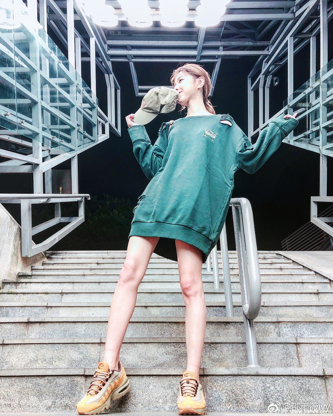 邵雨薇美腿高跟生图锦集[11]