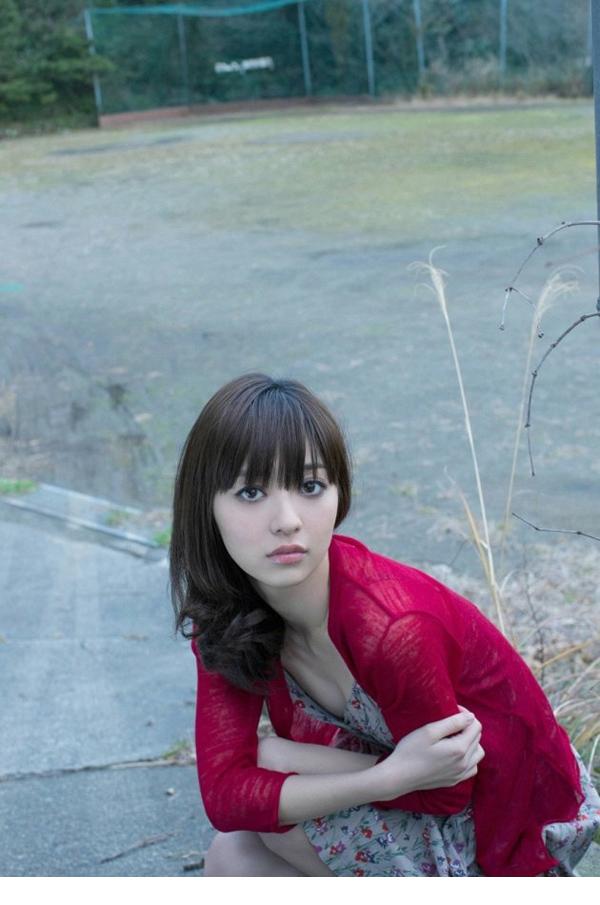 逢泽莉娜性感红色比基尼外拍写真[3]