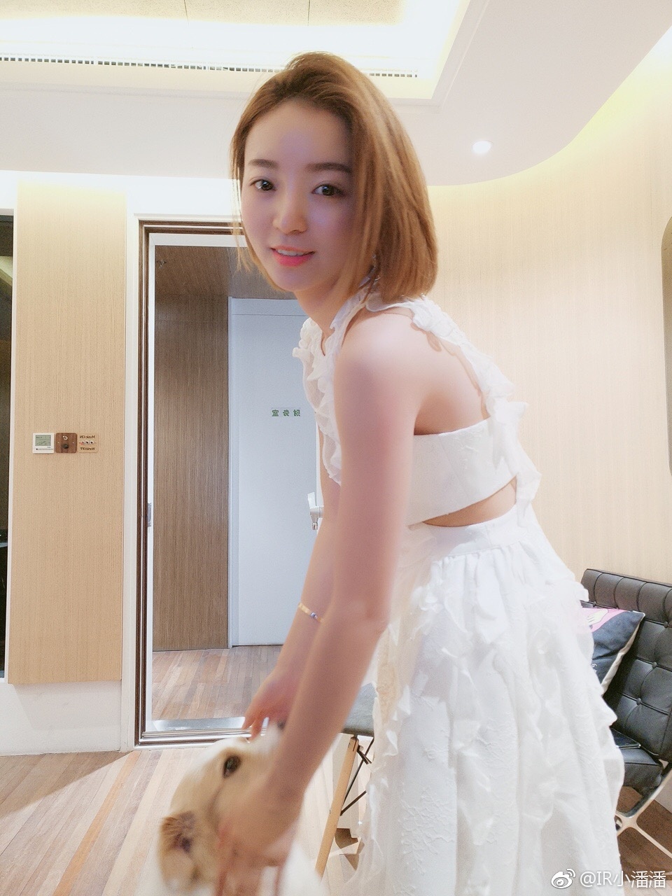 学猫叫小潘潘(潘文凤)性感蕾丝透明短裙写真[6]