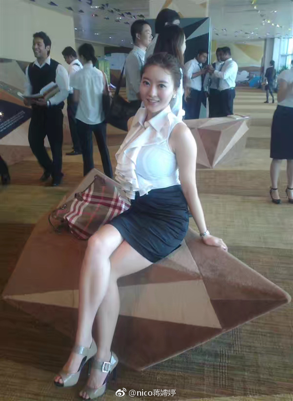 疑似刘强东性侵门事件女主蒋聘婷丝袜美腿高跟诱惑[2]