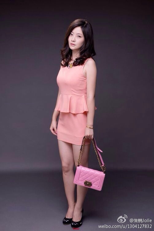 朱锐性感大长美腿短裙高跟写真[3]