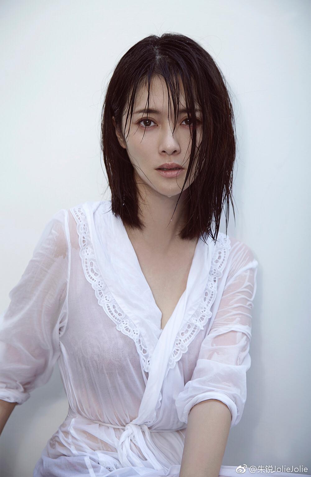 朱锐厚丝袜美腿下半身,黑皮裤美腿炮架紧身裤[3]