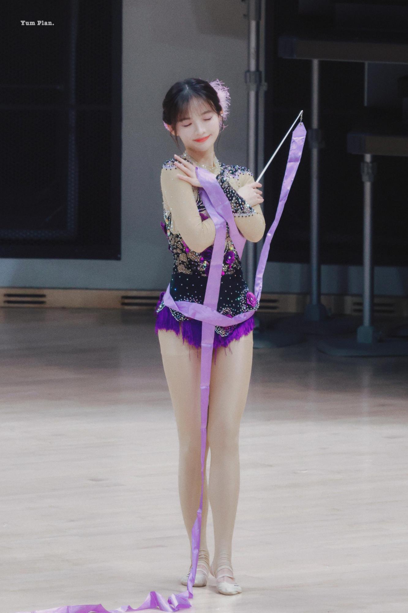 许杨玉琢体操舞姿诱人 身材奥妙