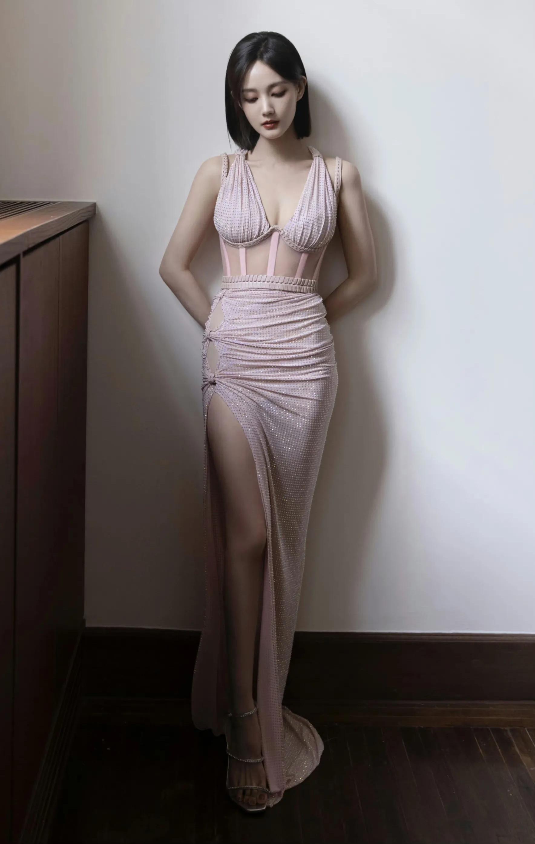李一桐美腿素颜写真[7]