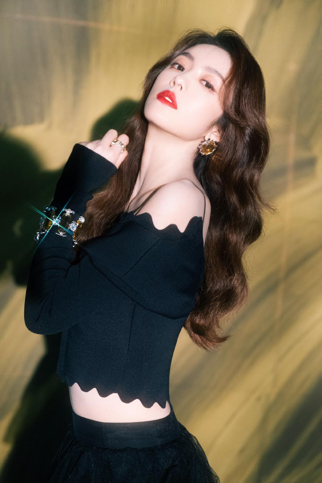 蔡文静美背倩影美丽写真[6]
