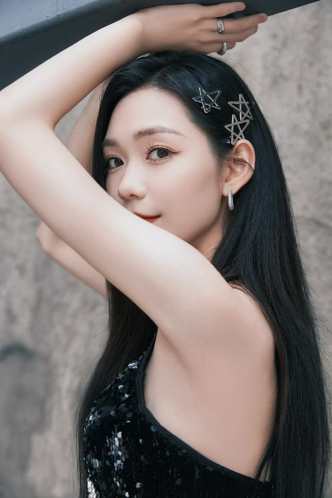 段奥娟长靴美腿野性写真[2]