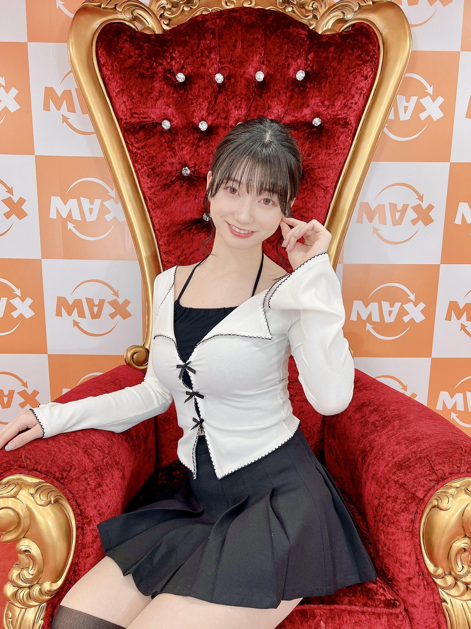 2025AV界新人濑户环奈丝袜美腿高跟身材诱人[2]