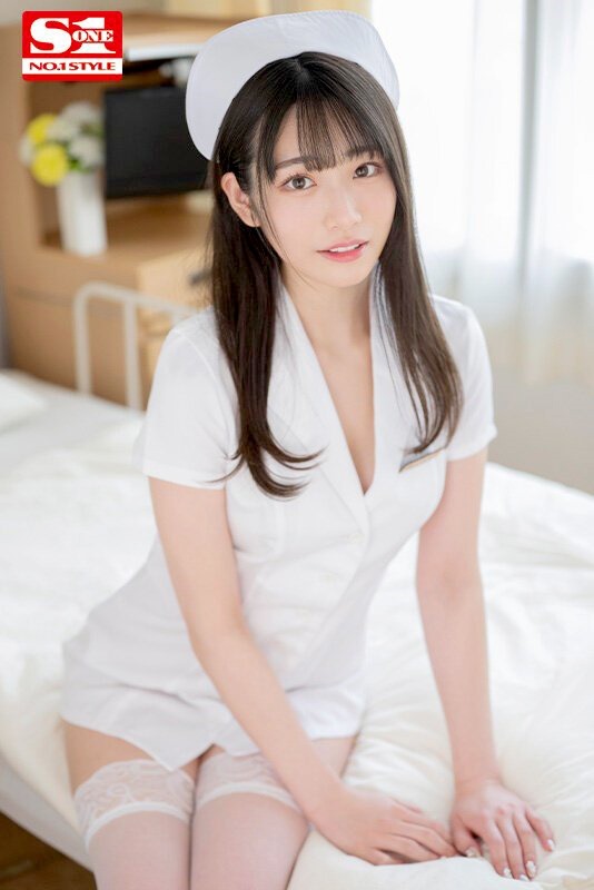 河北彩伽白色丝袜美腿护士cosplay演出