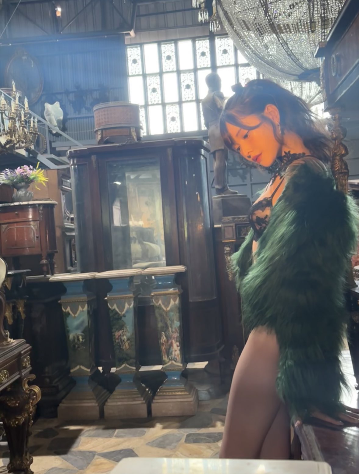 新有菜黑丝短裙欲女风[3]