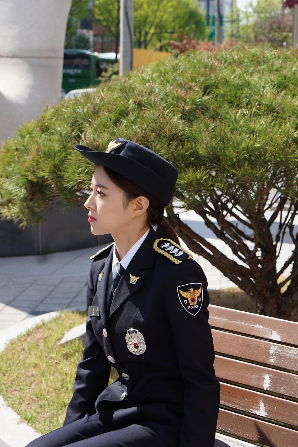 李世荣现实cody服警察制服诱惑[2]