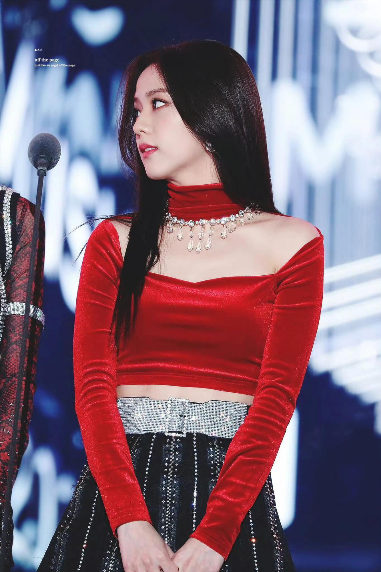金智秀(Kim Jisoo)红衣短裙舞台现场[3]