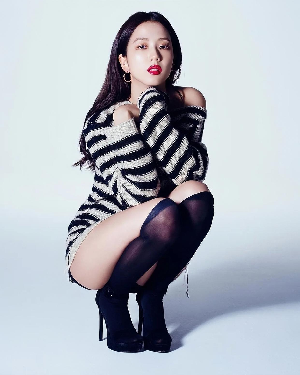 金智秀(Kim Jisoo)美腿高跟丝袜蹲姿诱人[3]
