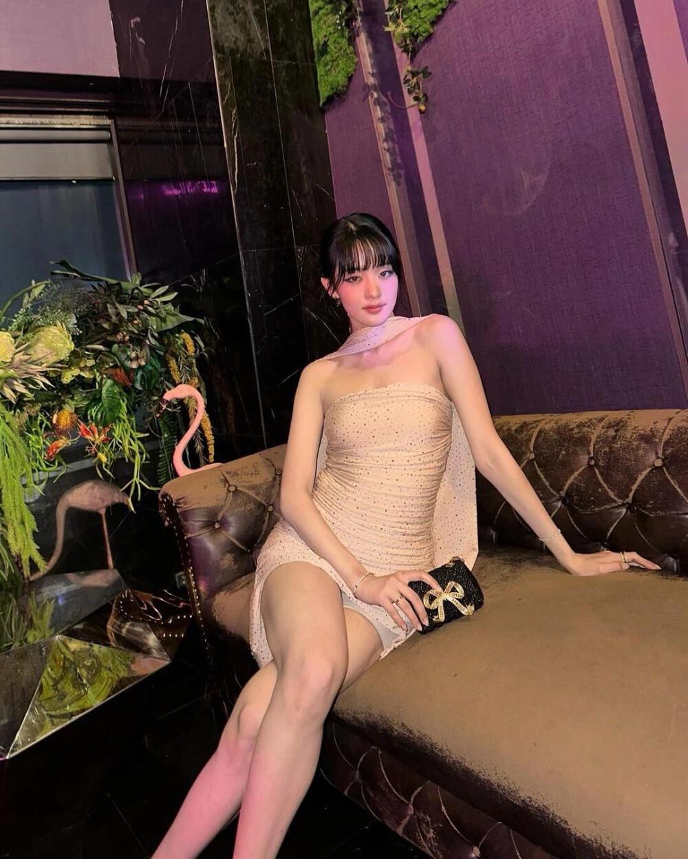 Minnie金米妮性感紧身包臀短裙舞台诱人[3]