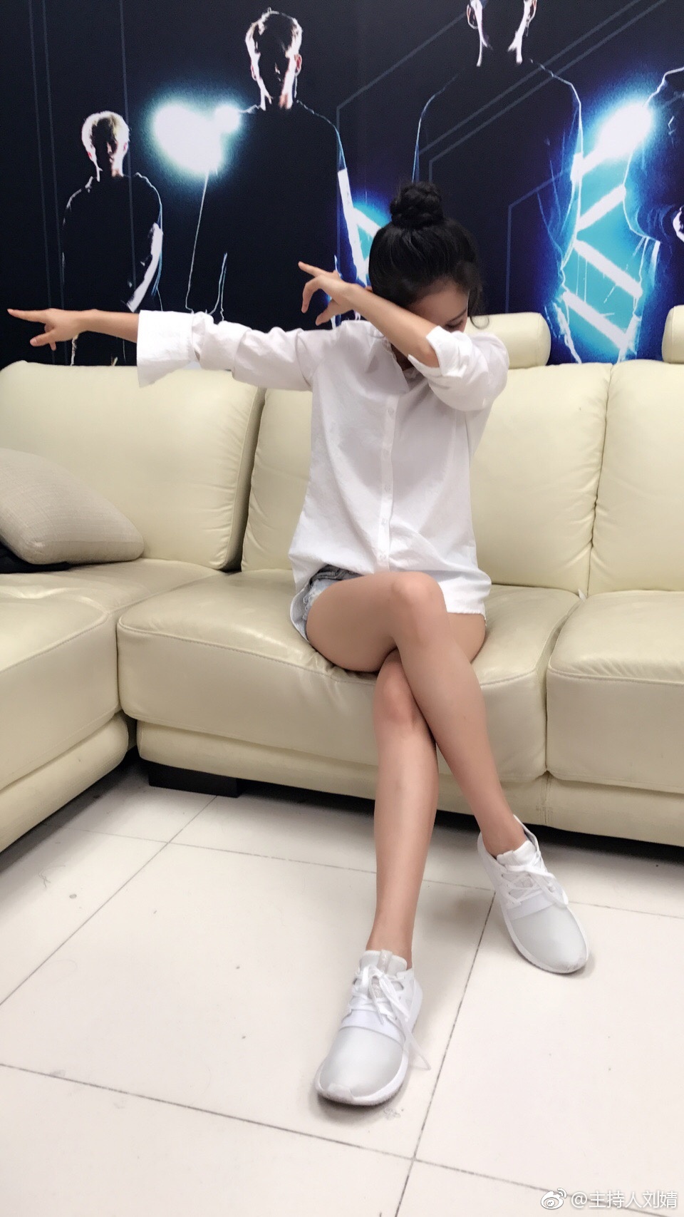 BTV主持人刘婧丝袜美腿素颜自拍照[8]
