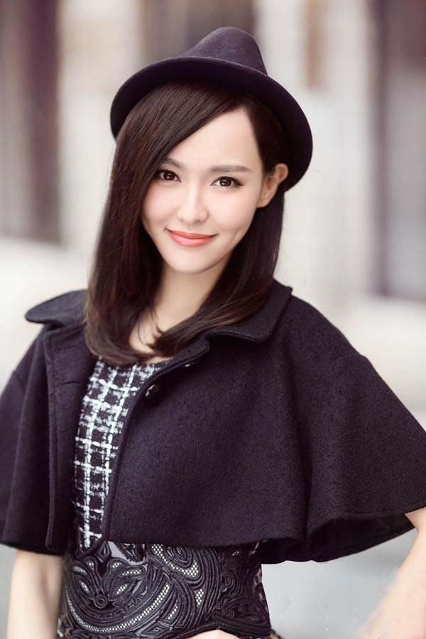 唐嫣时尚街拍写真 展露迷人曲线[2]