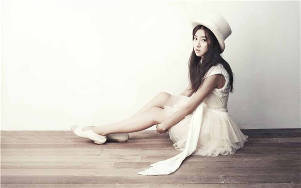 韩国美女明星金素恩 清新动人时尚写真[2]