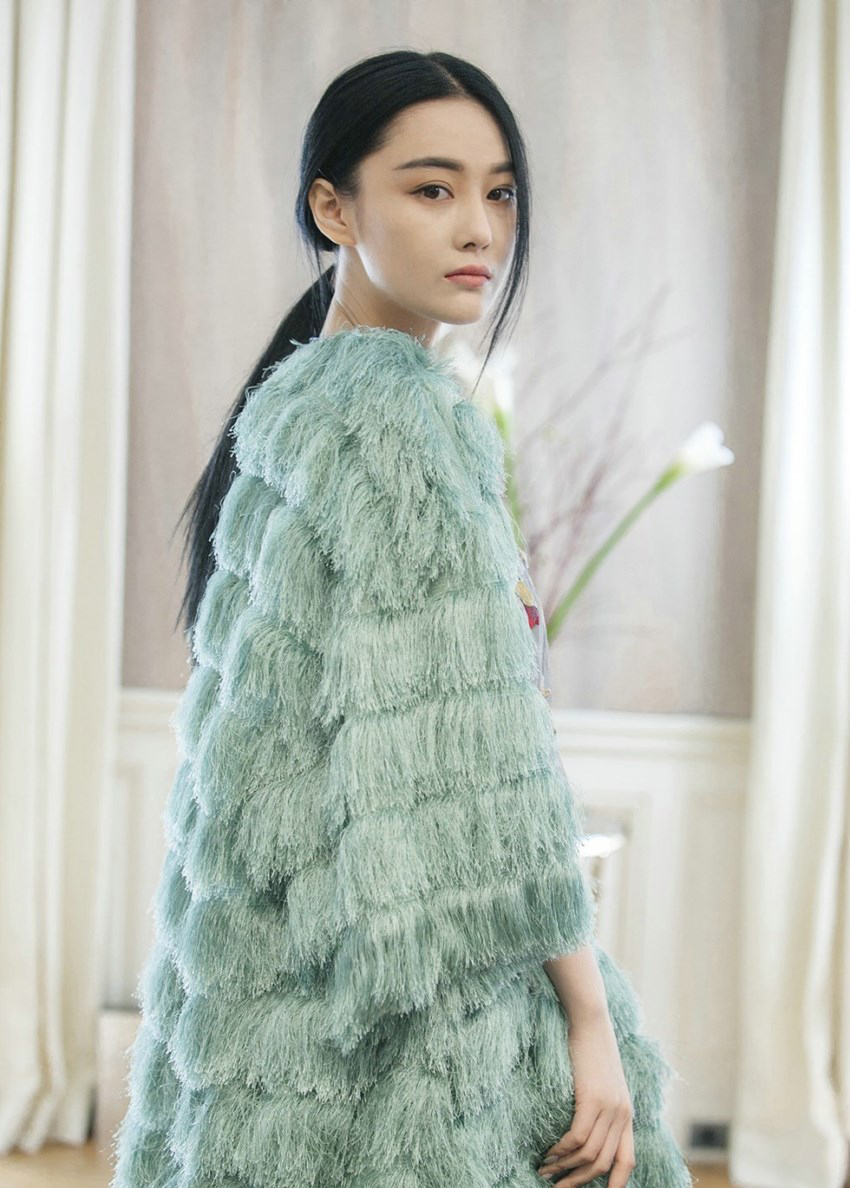 张馨予生日写真 火辣美女性感陷阱迷惑人