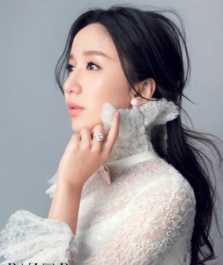 御姐娄艺潇性感婚纱照写真
