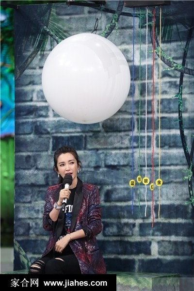李冰冰休闲西装配上高马尾亮相霸气御女范十足[6]