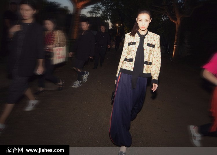 倪妮复古风造型优雅气质女王范十足写真图片[4]