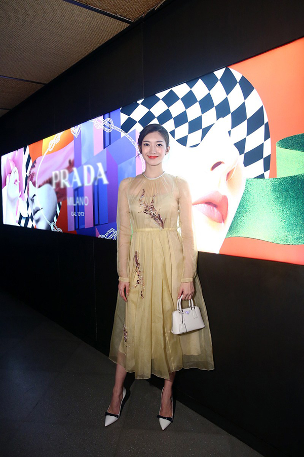 江疏影助阵品牌活动见女神秒变迷妹[4]