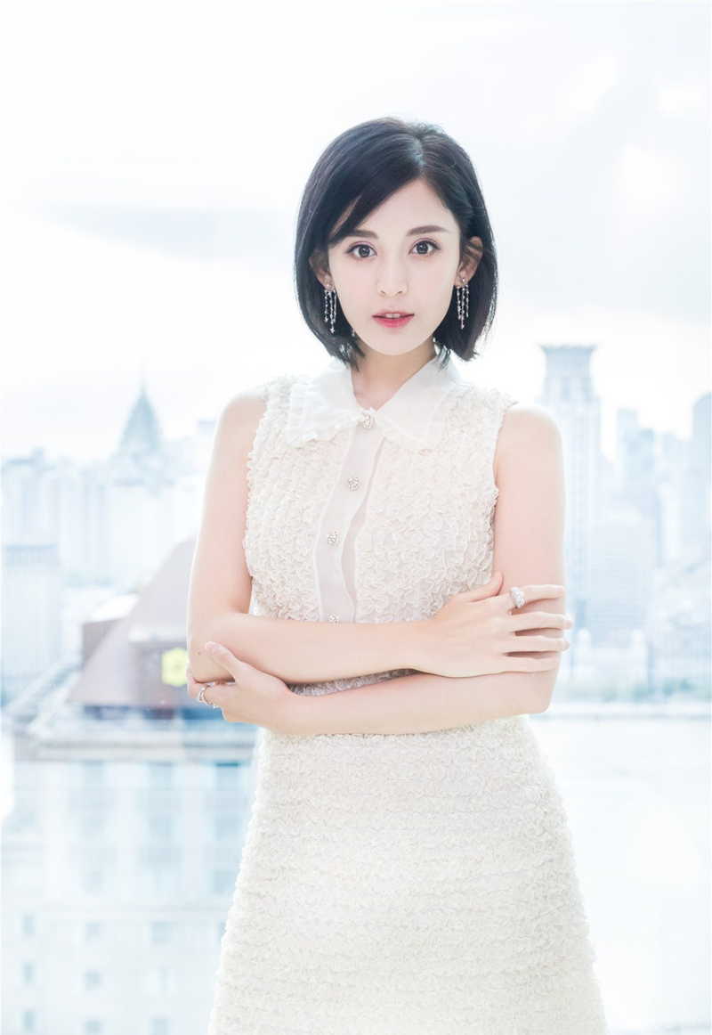 古力娜扎亮相品牌活动清新甜美气质出众[2]