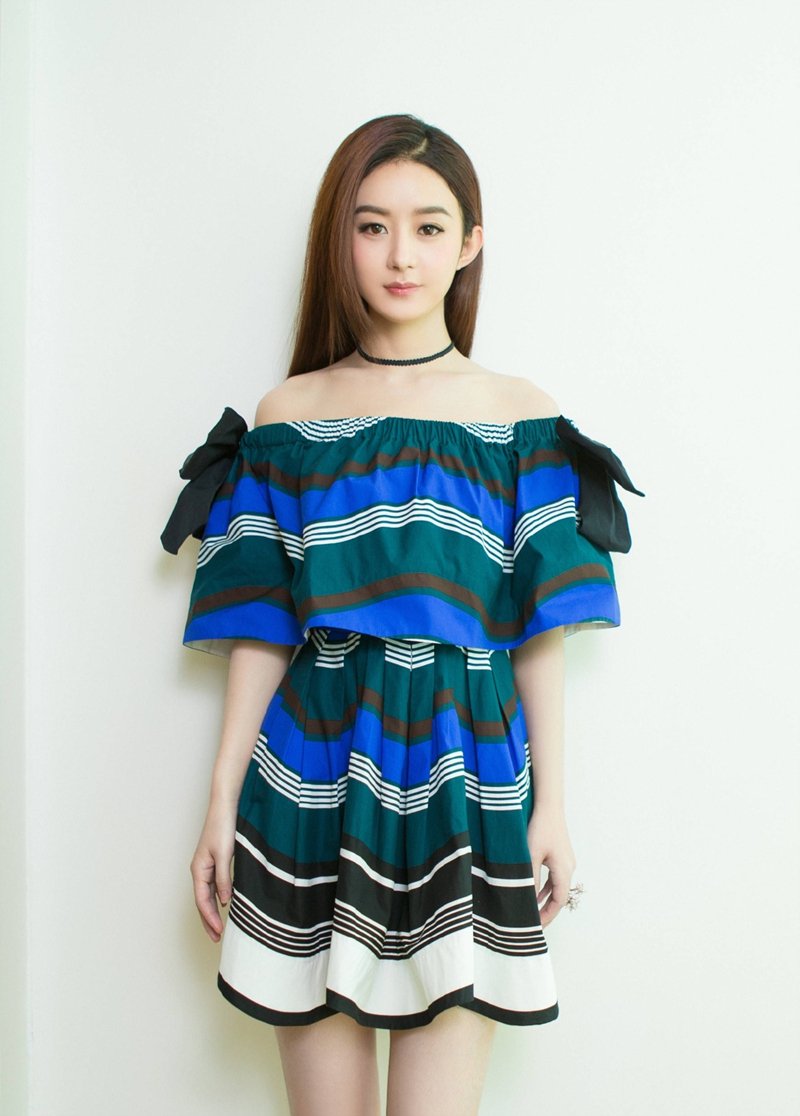 高颜值美女赵丽颖时尚穿搭甜美写真[6]