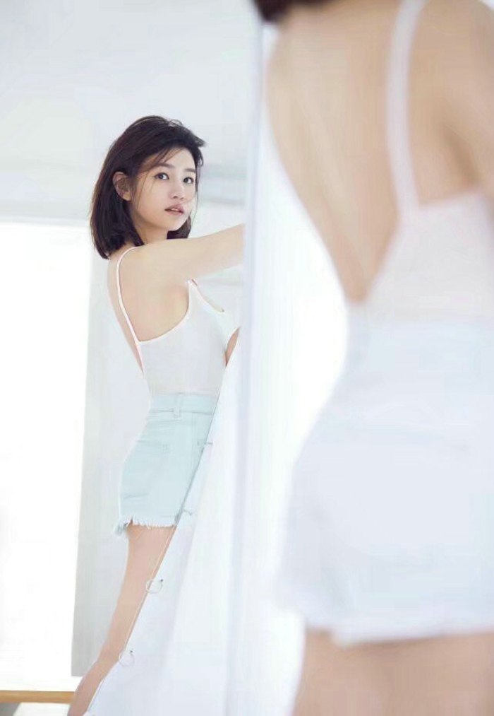 陈妍希浴室写真 赞叹她身材恢复的真快