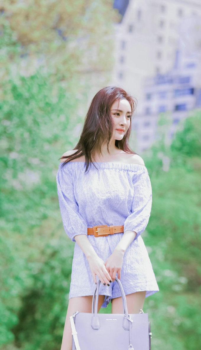 杨幂的夏日时光 很少女的风格[3]